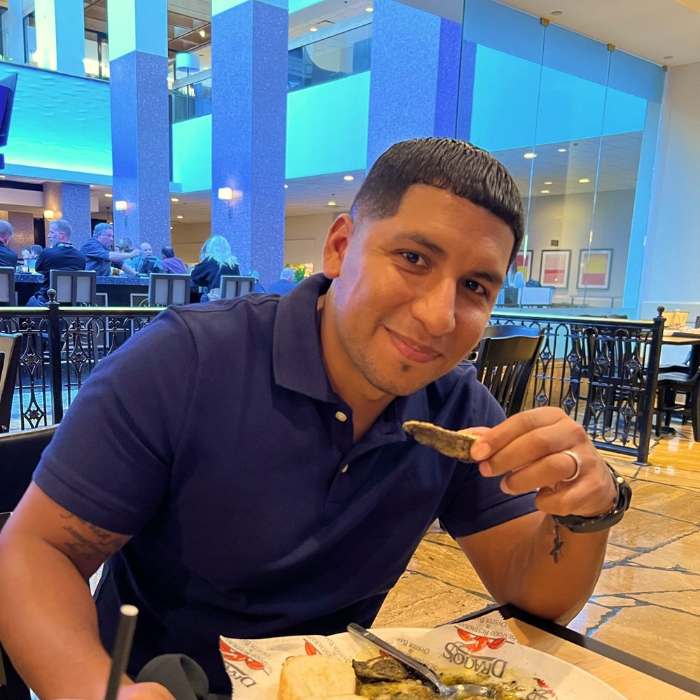 Meet your Posher, Fenrnando